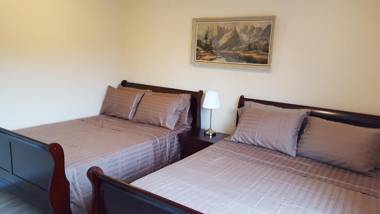 YVR Vickie’s Bed and Breakfast