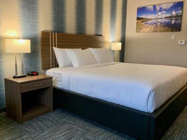 Meridian Inn & Suites Regina Airport