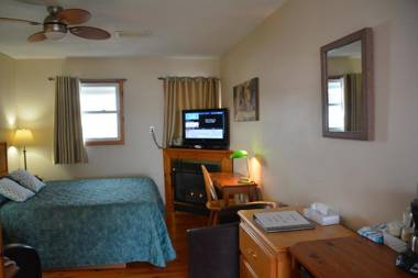 Dewar's Inn and Cottages