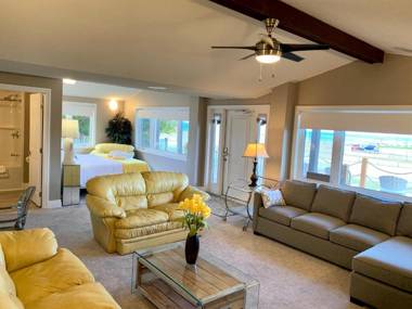 Paradise Inn On the Beach