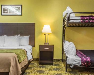 Comfort Hotel & Suites Peterborough