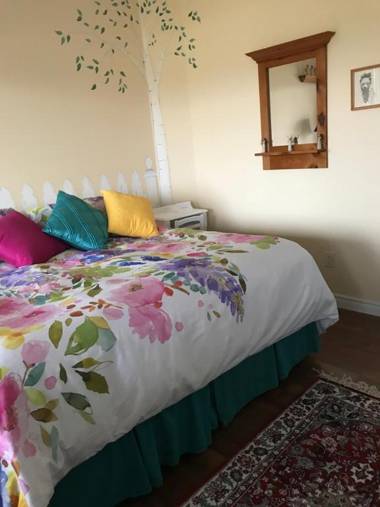 Golden Pathways Retreat B&B