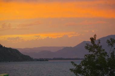 Okanagan Lakefront Resort