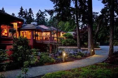 Tigh-Na-Mara Seaside Spa Resort