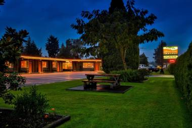 Arbutus Grove Motel