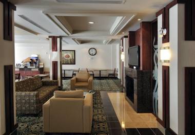 Holiday Inn Express Hotel & Suites Ottawa Airport an IHG Hotel