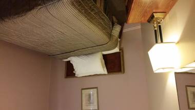 A Voyageur's Guest House