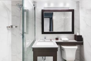 Ottawa Embassy Hotel & Suites