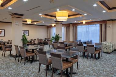 Holiday Inn Express & Suites Ottawa East-Orleans an IHG Hotel