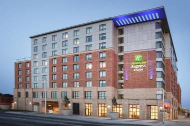 Holiday Inn Express & Suites - Ottawa Downtown East an IHG Hotel