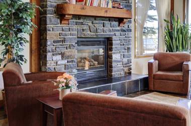 Lakeview Inns & Suites - Okotoks