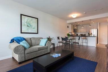 Lower Lonsdale Aprtment