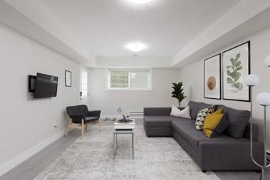 Tastefully Furnished and Newly Updated 2 BD Central Lynn Valley North Vancouver