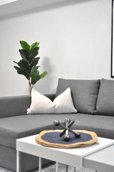 Tastefully Furnished and Newly Updated 2 BD Central Lynn Valley North Vancouver