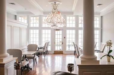 Riverbend Inn & Vineyard