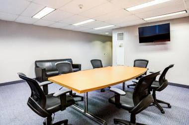 Residence & Conference Centre - Niagara-on-the-Lake