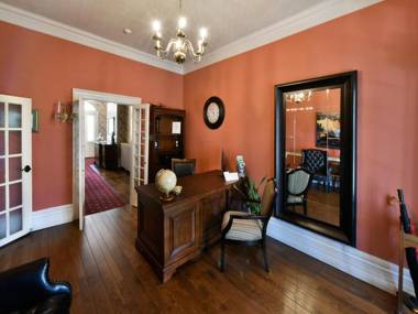 Brockamour Manor Bed and Breakfast