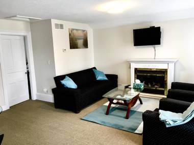 Ellis House Bed & Breakfast