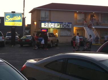 Scottish Inn Near the Falls and Casino