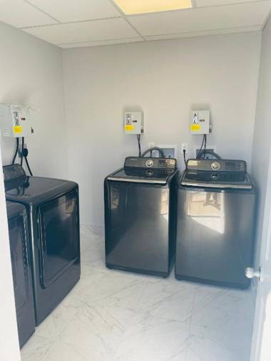 Niagara Lodge & Suites