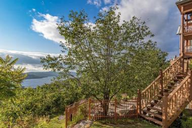 Equinoxe by Tremblant Sunstar