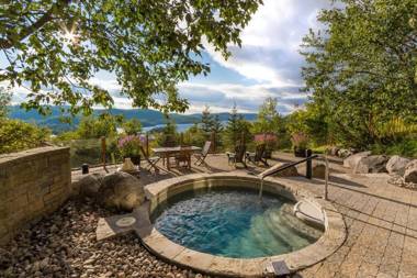 Equinoxe by Tremblant Sunstar