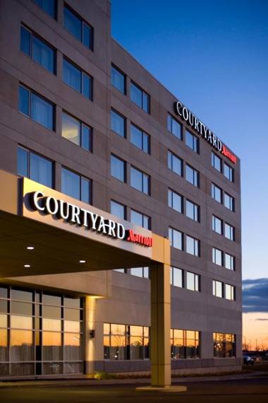 Courtyard by Marriott Montreal Airport