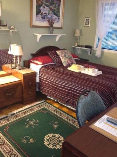 Repos & Manna Downtown Montréal