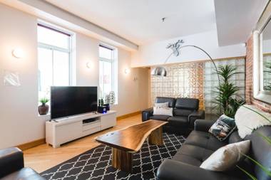 MTLVacationRentals - The City Chalet