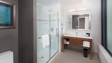 Holiday Inn Hotel & Suites - Montreal Centre-ville Ouest an IHG Hotel
