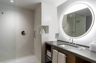 Courtyard by Marriott Montreal Midtown