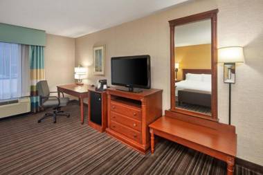 Hampton Inn & Suites by Hilton Toronto Airport