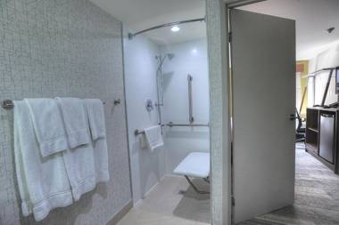 Holiday Inn Express & Suites Toronto Airport West an IHG Hotel