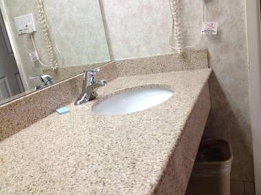 Mississauga Gate Inn