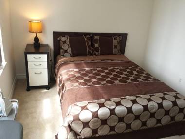 2 Bedroom 1 Bathroom Prime Location in Mississauga