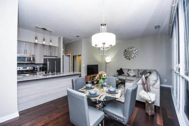 PlanURstay- Mississauga Downtown Square One Shopping Centre