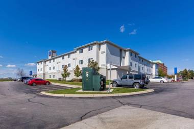 Studio 6 Toronto - Mississauga