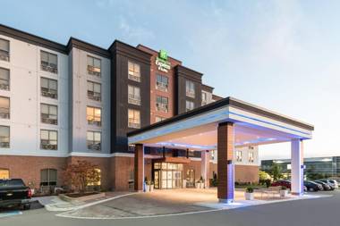 Holiday Inn Express Hotel & Suites Milton an IHG Hotel