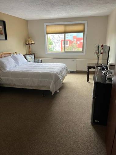 The Medicine Hat Villa