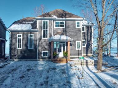 Christie Beach 3 Bedroom Vacation Home 80999