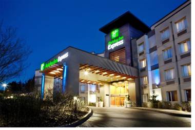 Holiday Inn Express & Suites Langley an IHG Hotel