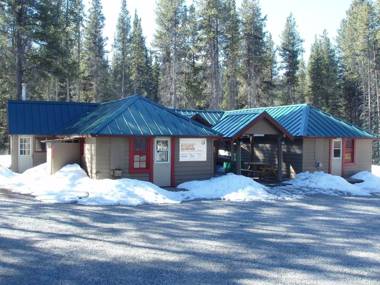 HI Castle Mountain Hostel