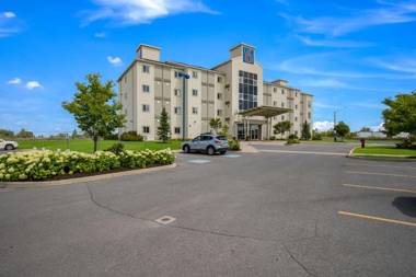 Motel 6-Kingston ON