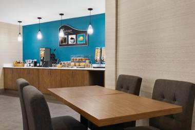 Days Inn by Wyndham Kingston