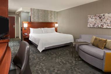 Courtyard by Marriott Kingston Highway 401