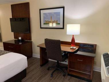 Knights Inn Kemptville