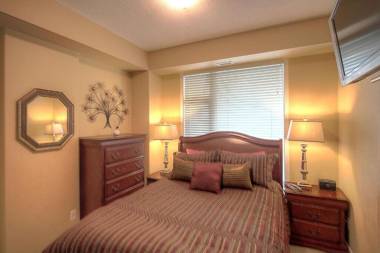 Sunset Waterfront Resort by Discover Kelowna Resort Accommodations