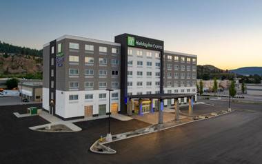 Holiday Inn Express & Suites Kelowna - East an IHG Hotel