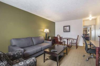 Econo Lodge Inn & Suites High Level