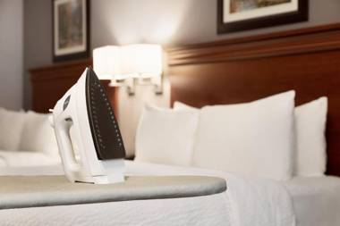 Days Inn by Wyndham Hamilton - Downtown